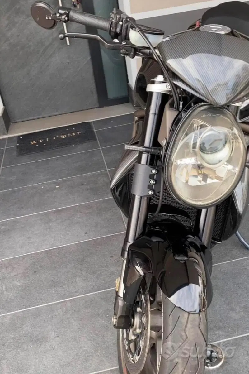 MV Agusta Brutale 990 R (2009 - 12) (5)