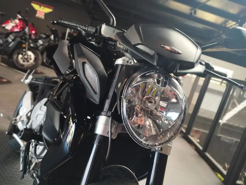 MV Agusta Brutale 800 (2012 - 15) (3)