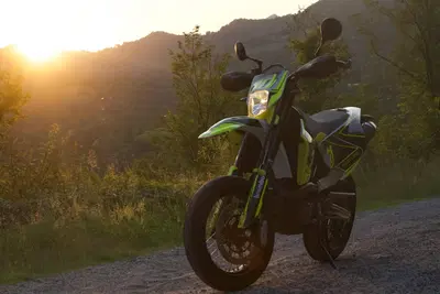 Husqvarna 701 Supermoto (2022) usata