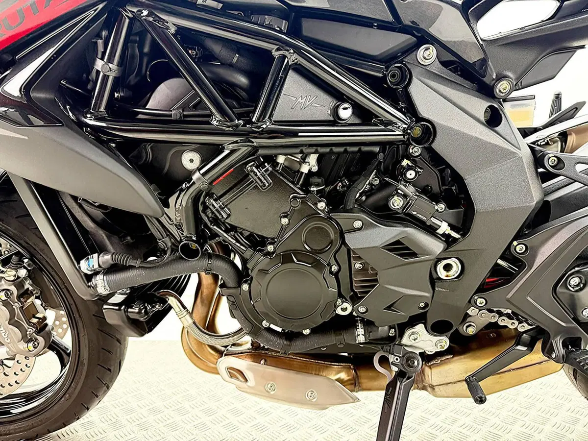 MV Agusta Brutale 800 R (2023 - 25) (14)