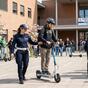 A Reggio Emilia la Polizia Locale porta a scuola monopattini e realtà aumentata