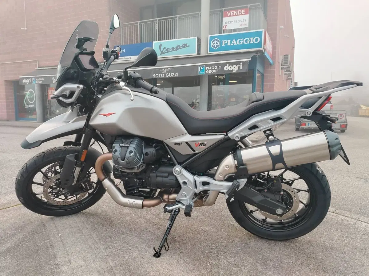 Moto Guzzi V85 Strada (2024 - 26)