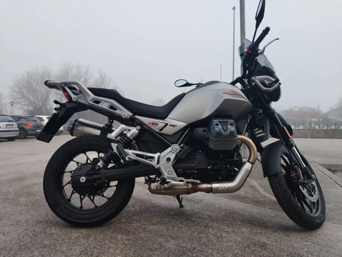 Moto Guzzi V85 Strada (2024 - 26) (5)