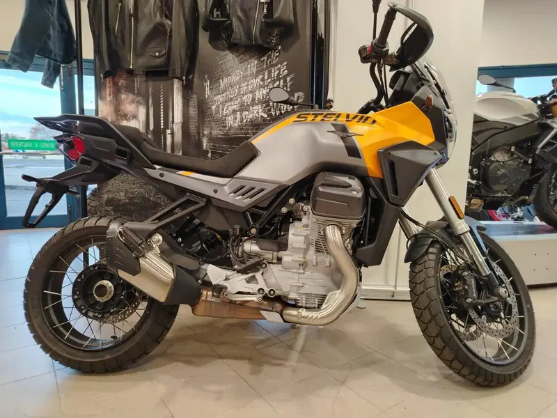 Moto Guzzi Stelvio (2024 - 26)