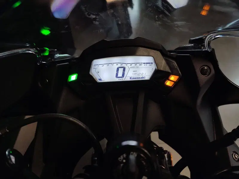 Kawasaki Ninja 125 (2025 - 26) (7)