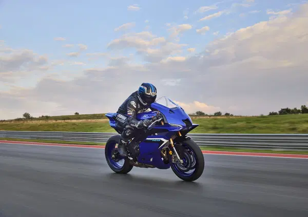 Yamaha al Motodays 2026: R9 finalista al premio moto europa 