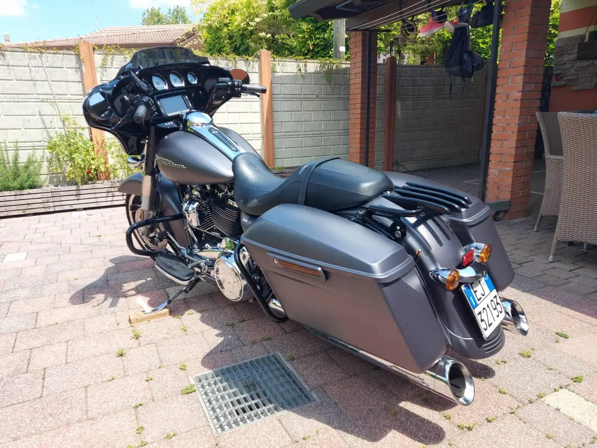 Harley-Davidson 107 Street Glide Special (2017 - 19) - FLHXS (2)