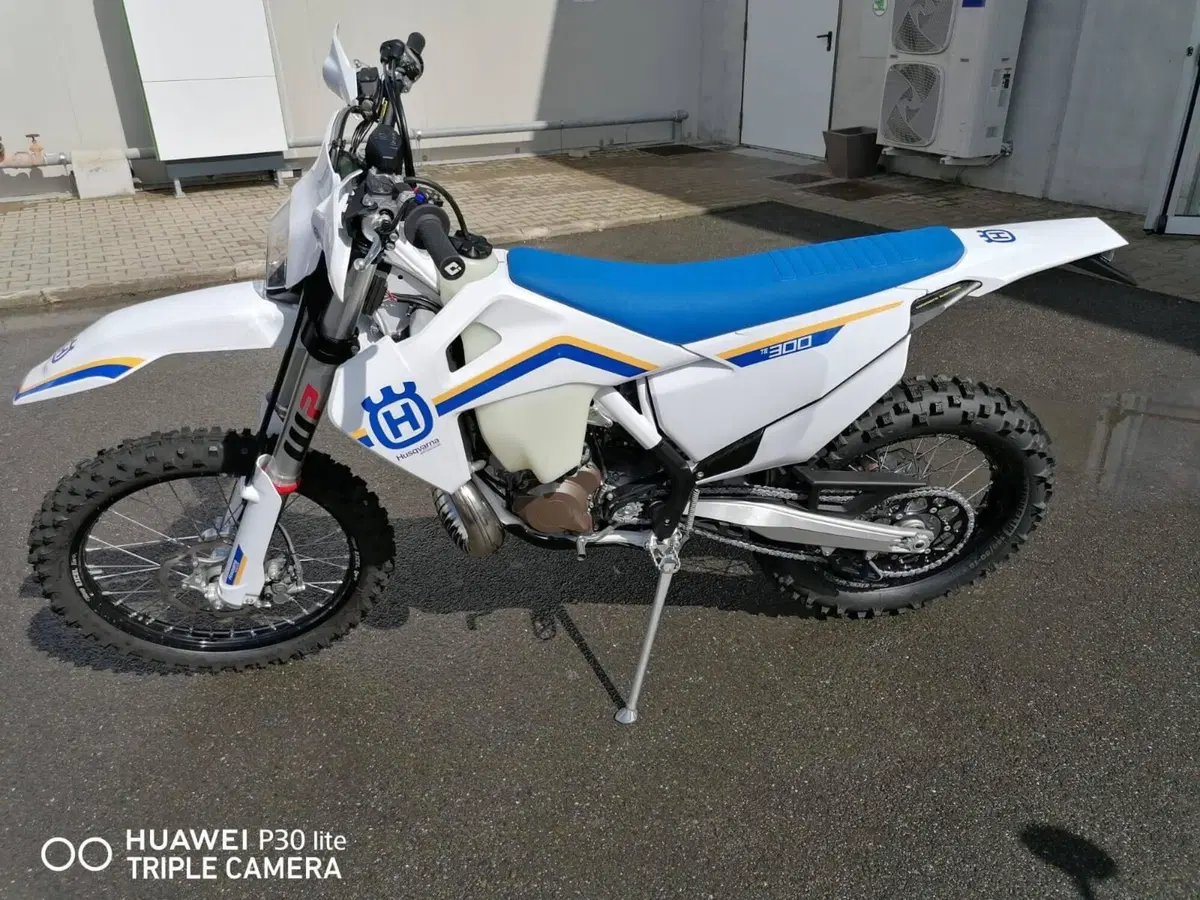 Husqvarna TE 300 Heritage (2023) (9)