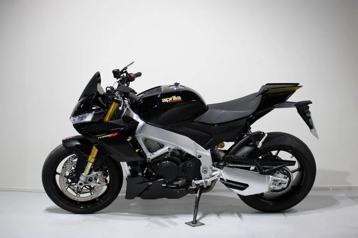 Aprilia Tuono V4 Factory (2021 - 24) (4)