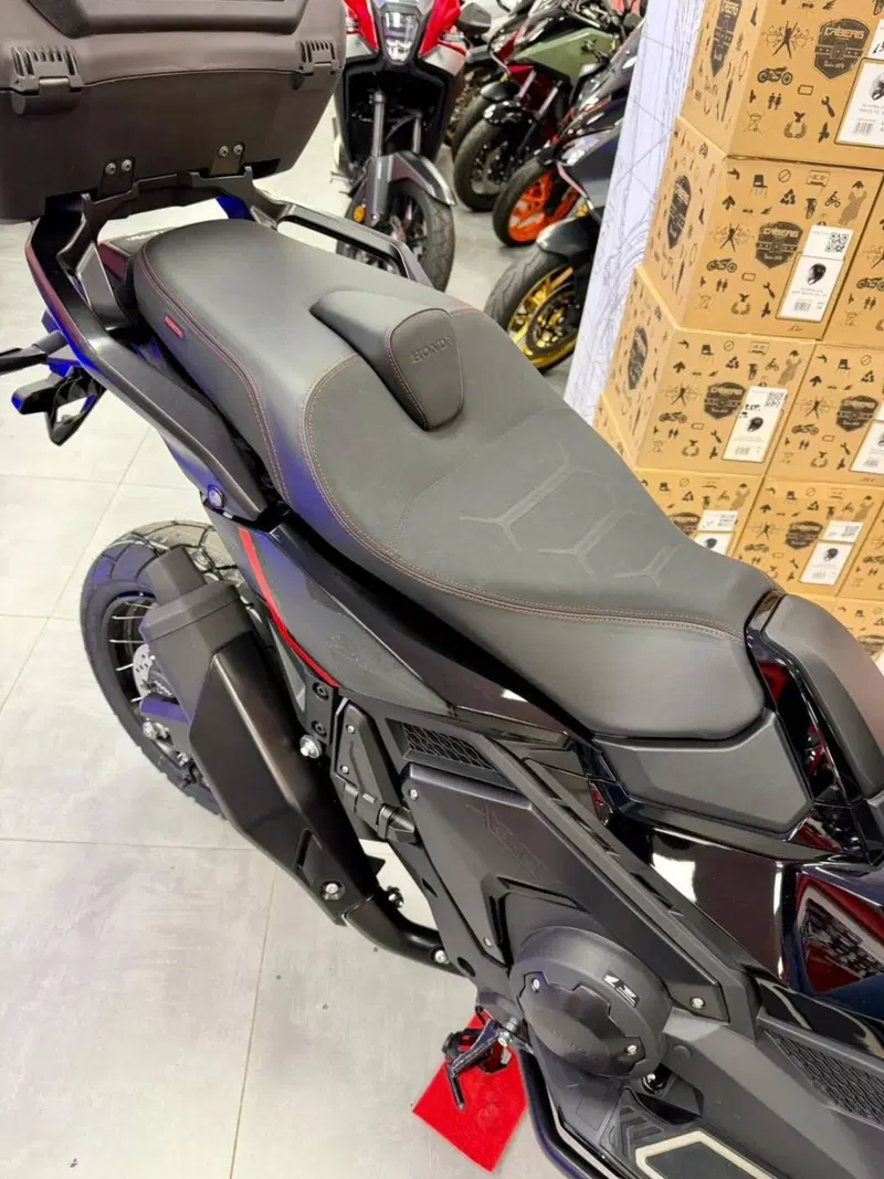 Honda X-ADV 750 Special Edition Adventure (2026) (8)