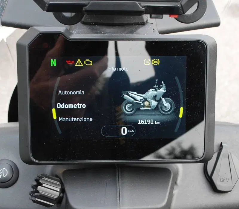 Husqvarna Norden 901 (2022 - 26) (3)