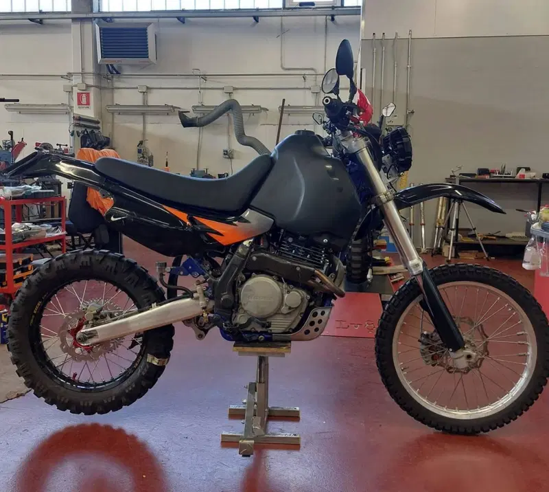 Honda NX 650 Dominator (1991 - 95)