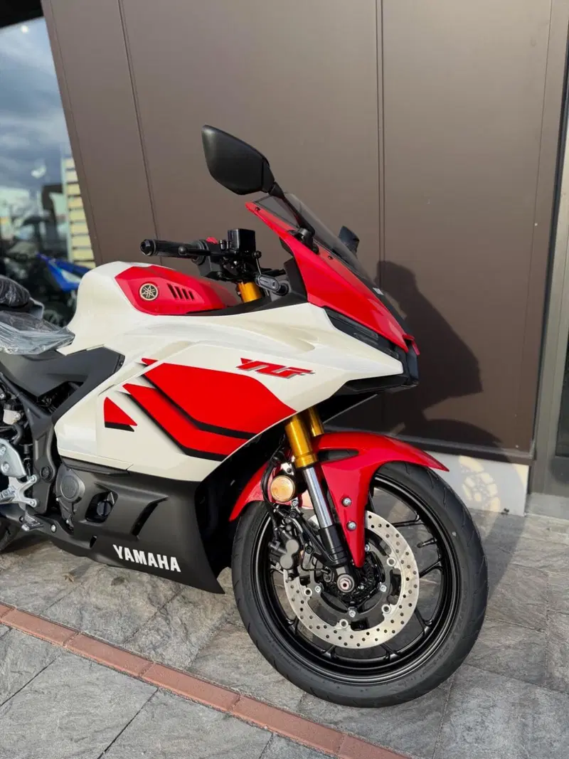 Yamaha YZF R3 (2025 - 26) (2)