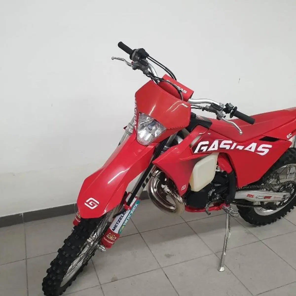GASGAS EC 300 (2024) (2)