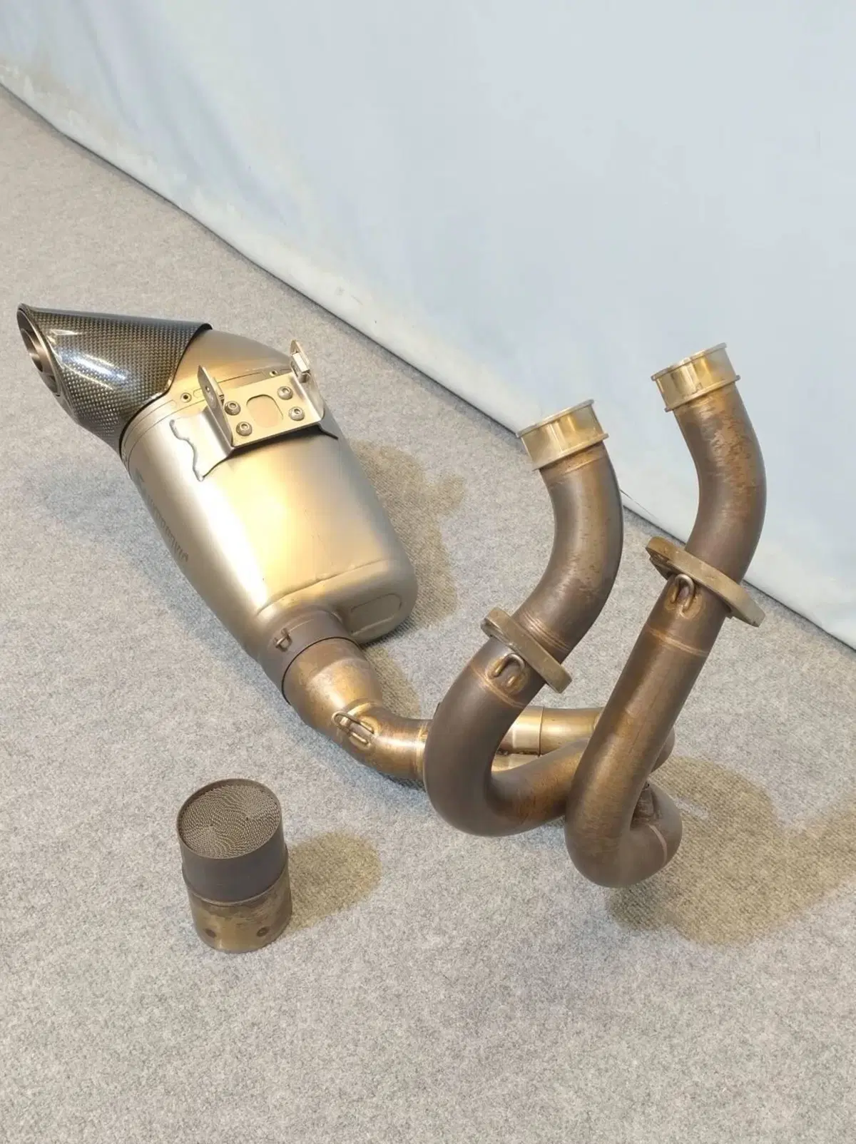 Scarico Completo + CAT Akrapovic Kawasaki Z 650 ‘1 (5)