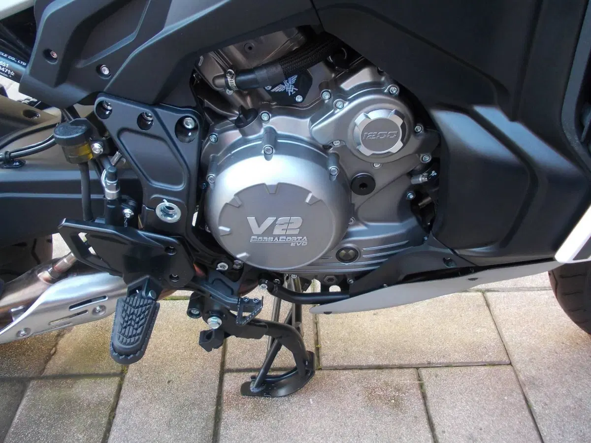 Moto Morini X-Cape 1200 (2026) (9)