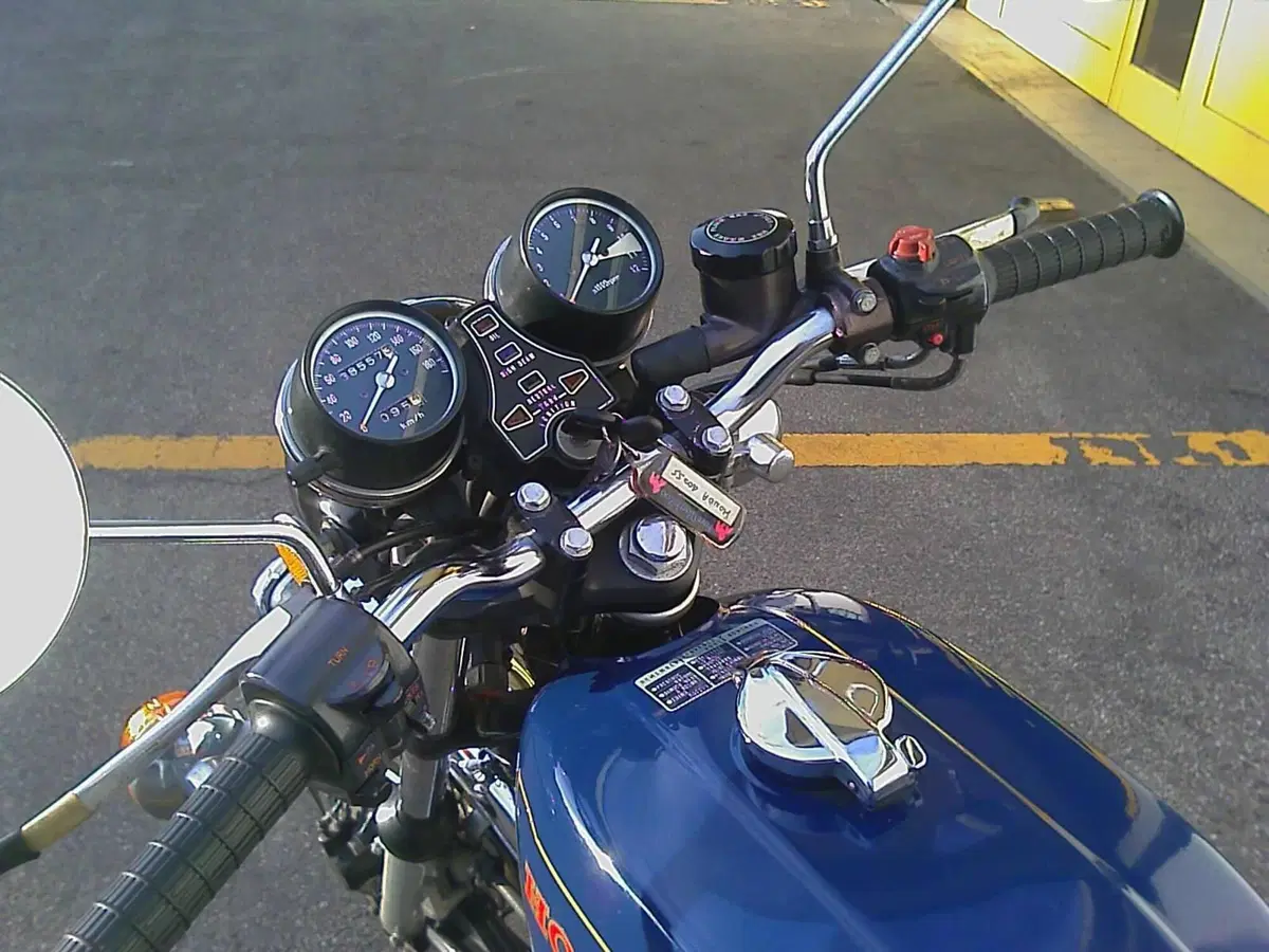 Honda CB400F Super Sport  (400 Four SS)  (4)