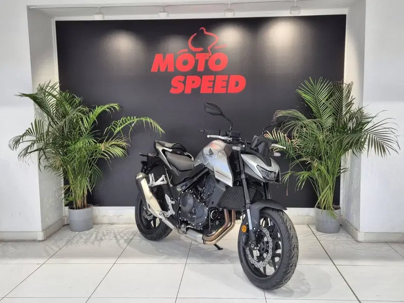 Honda CB 750 Hornet (2025) (2)