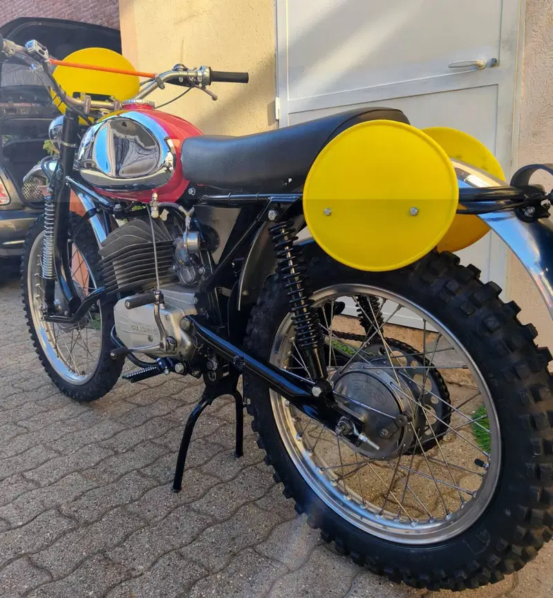 Hercules 125 GS (4)