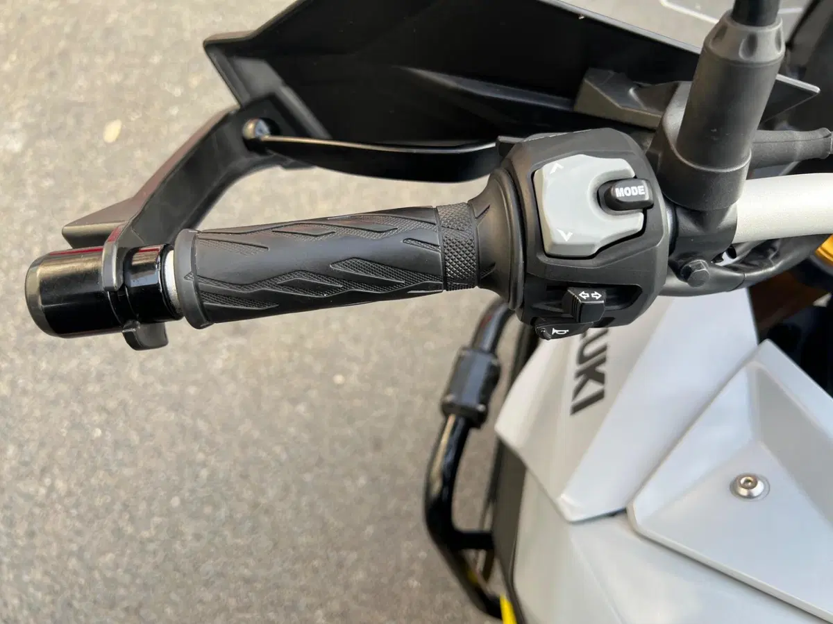 Suzuki V-Strom 800DE (2023 - 24) (14)