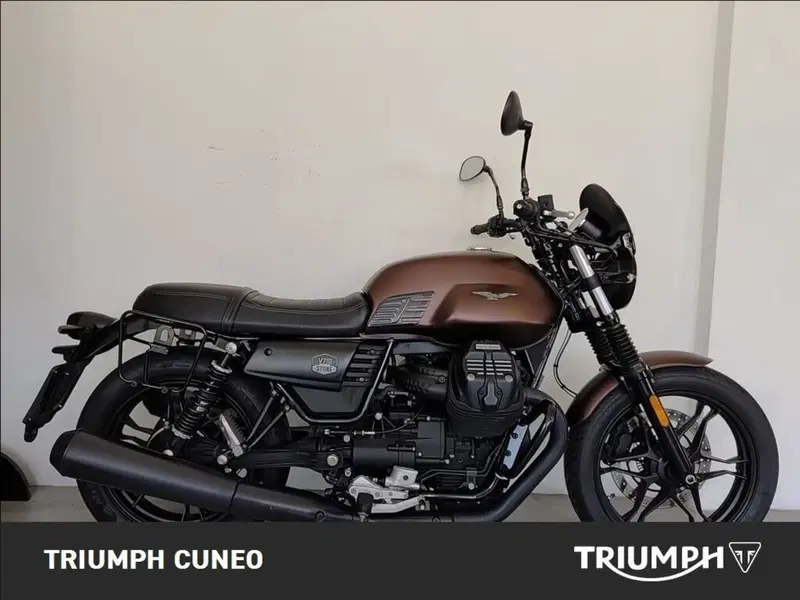 Moto Guzzi V7 III Stone (2017 - 20) (4)