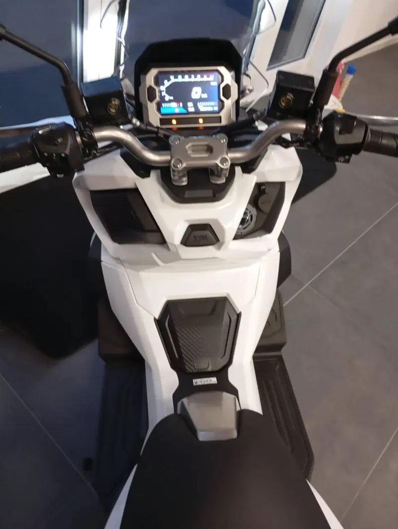 Sym ADX 125 (2025 - 26) (5)