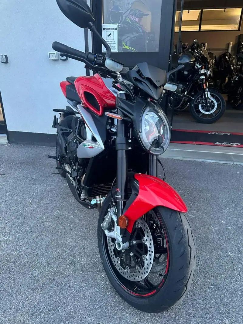 MV Agusta Brutale 801 RR Ottantesimo (2025 - 26) (4)