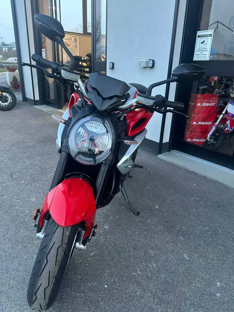 MV Agusta Brutale 801 RR Ottantesimo (2025 - 26) (5)
