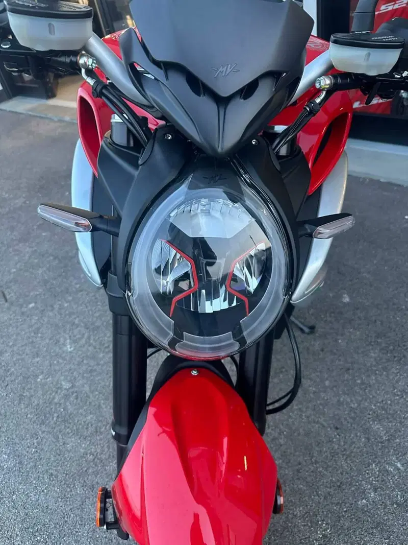 MV Agusta Brutale 801 RR Ottantesimo (2025 - 26) (2)