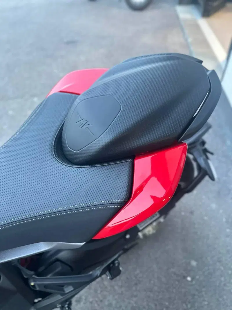 MV Agusta Brutale 801 RR Ottantesimo (2025 - 26) (7)