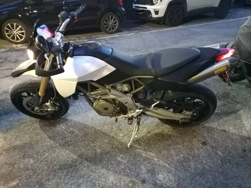 Aprilia Dorsoduro 750 (2009 - 14) (8)