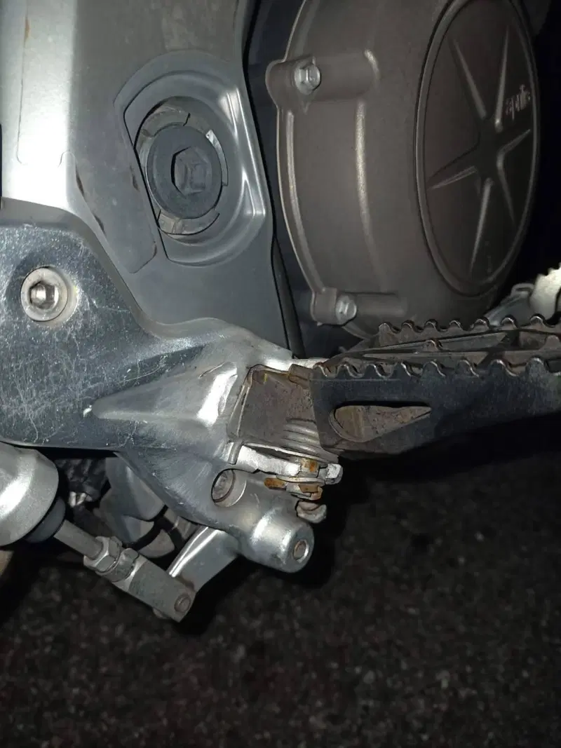 Aprilia Dorsoduro 750 (2009 - 14) (5)