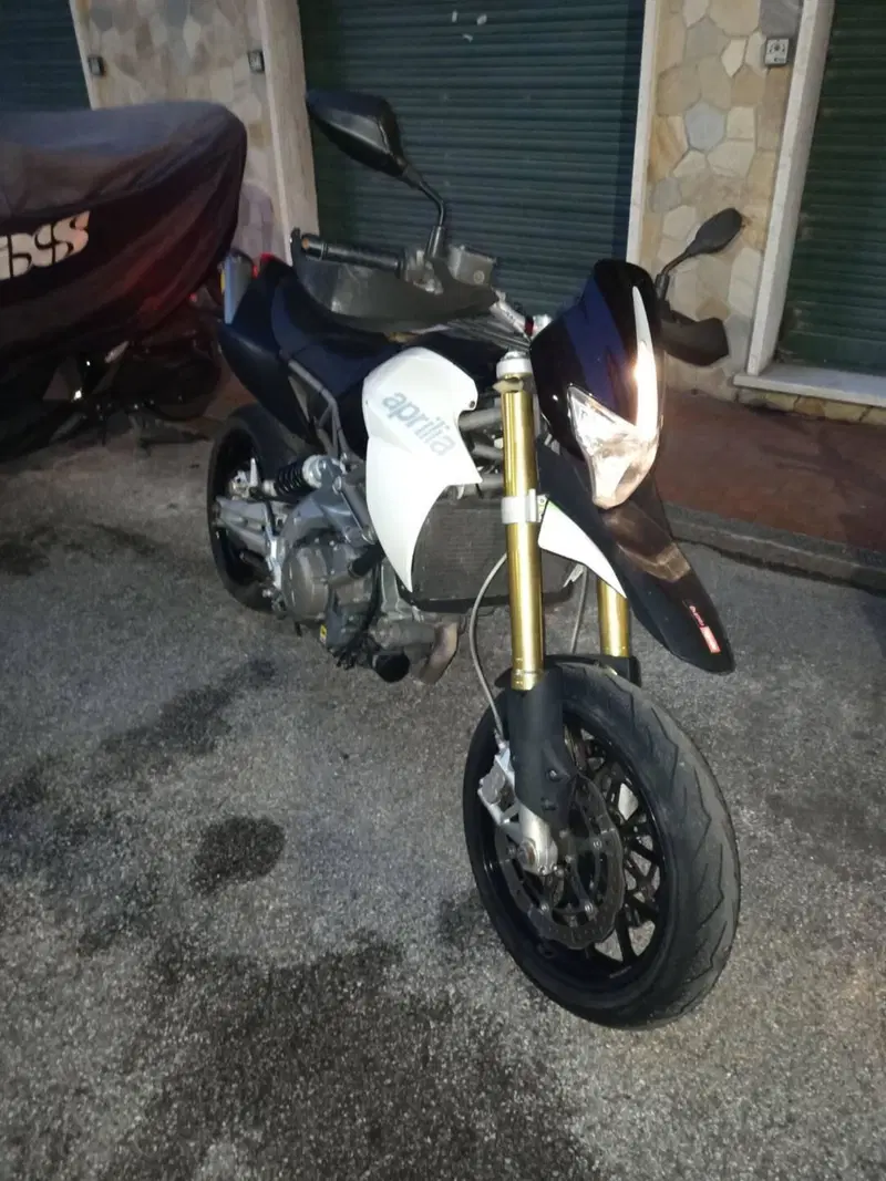 Aprilia Dorsoduro 750 (2009 - 14) (6)
