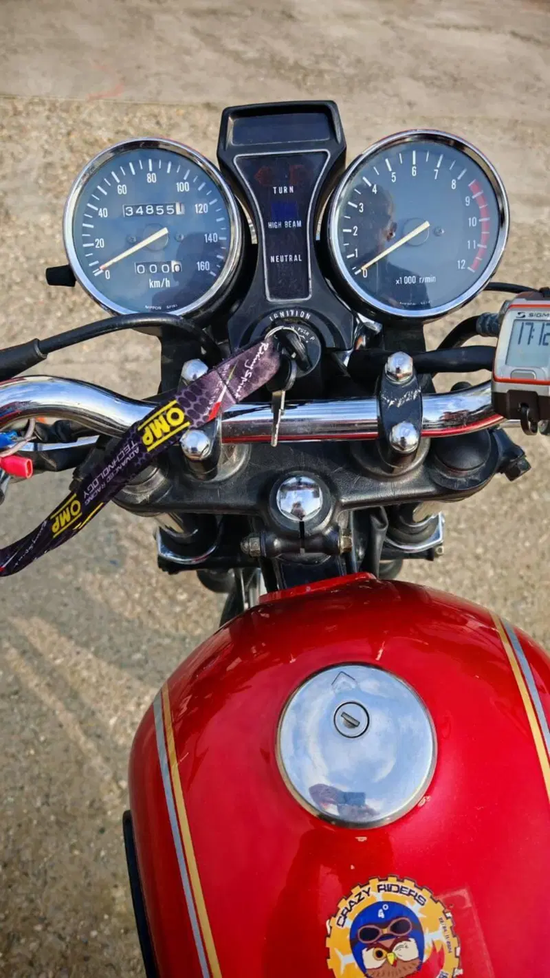 Suzuki GN 250 (4)