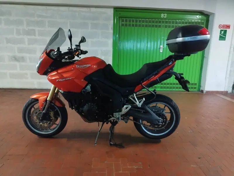 Triumph Tiger 1050 ABS (2006 - 12) (2)
