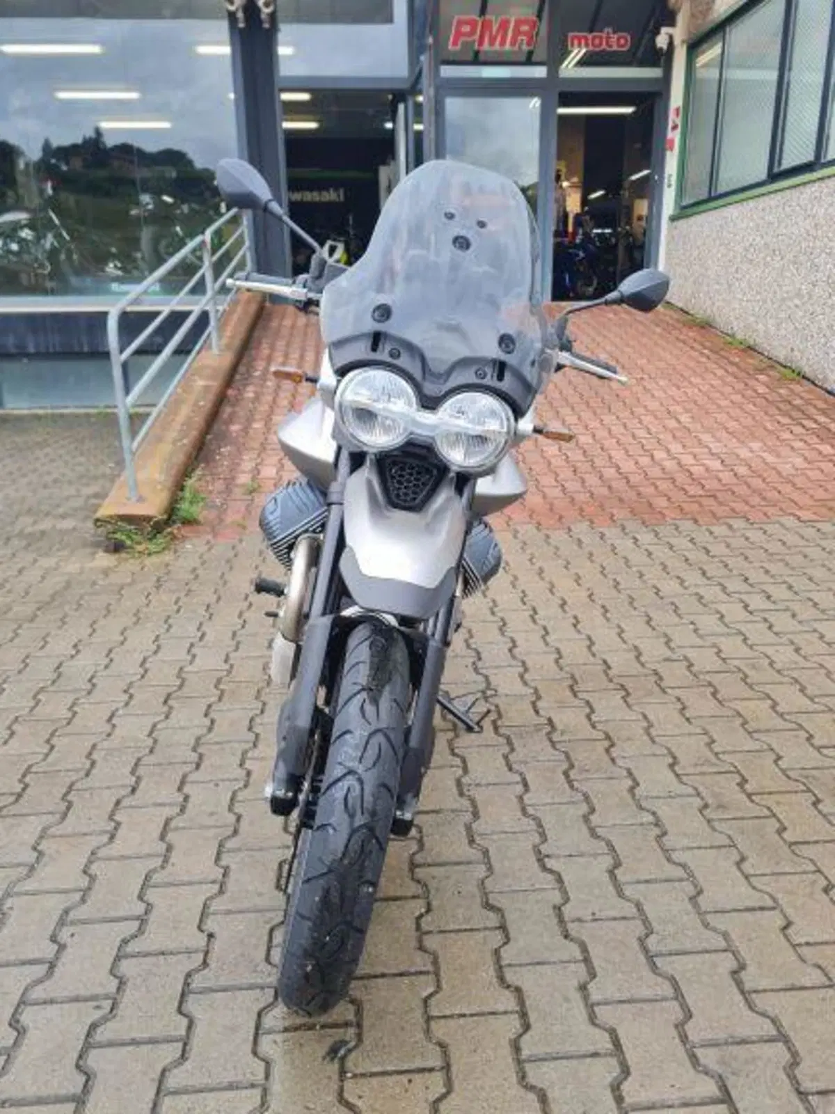 Moto Guzzi V85 Strada (2024 - 26) (5)