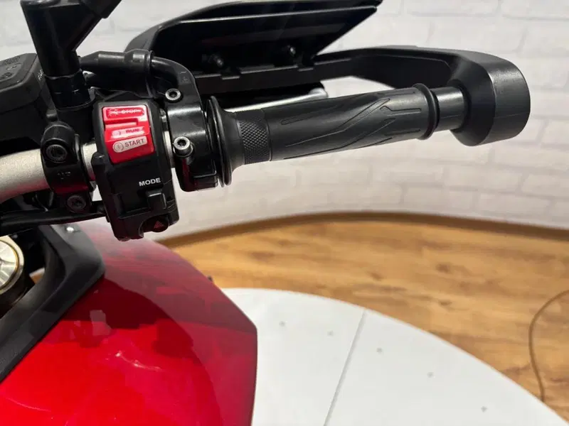 Yamaha MT-09 ABS (2016) (11)