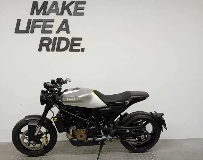 Husqvarna Vitpilen 701 (2018 - 19) (2)