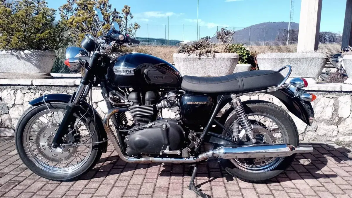 Triumph Bonneville (2007 - 16)