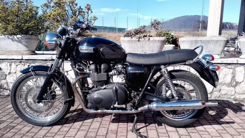Triumph Bonneville (2007 - 16)