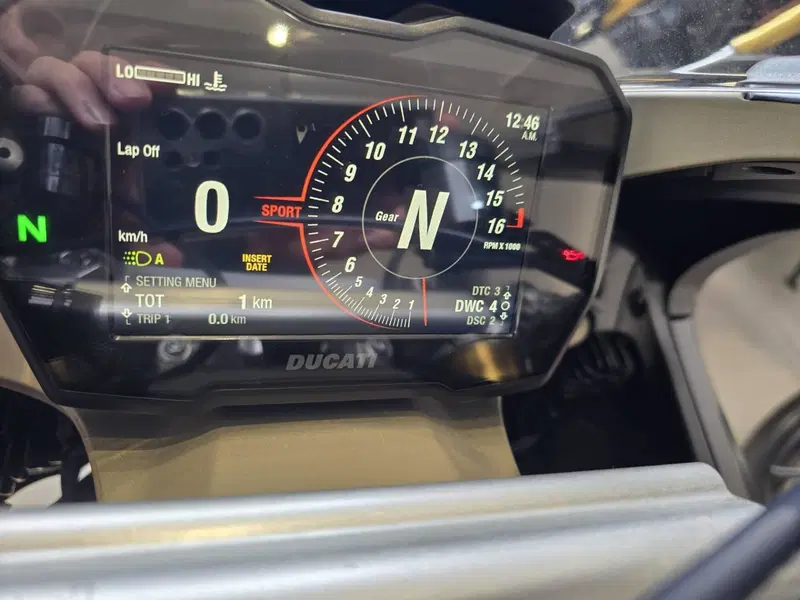 Ducati Panigale V4 1100 SP2 (2022 - 23) (4)