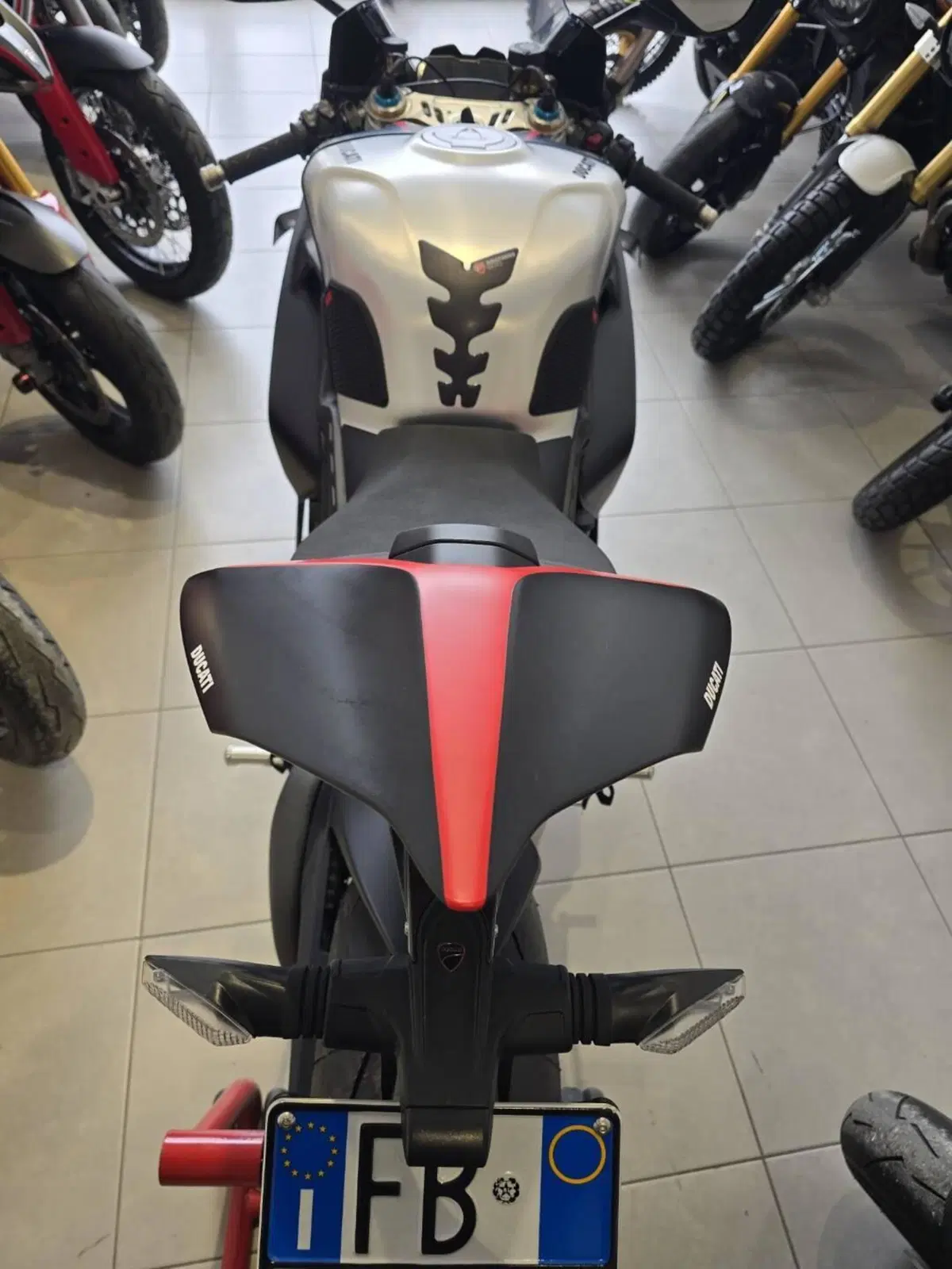 Ducati Panigale V4 1100 SP2 (2022 - 23) (8)