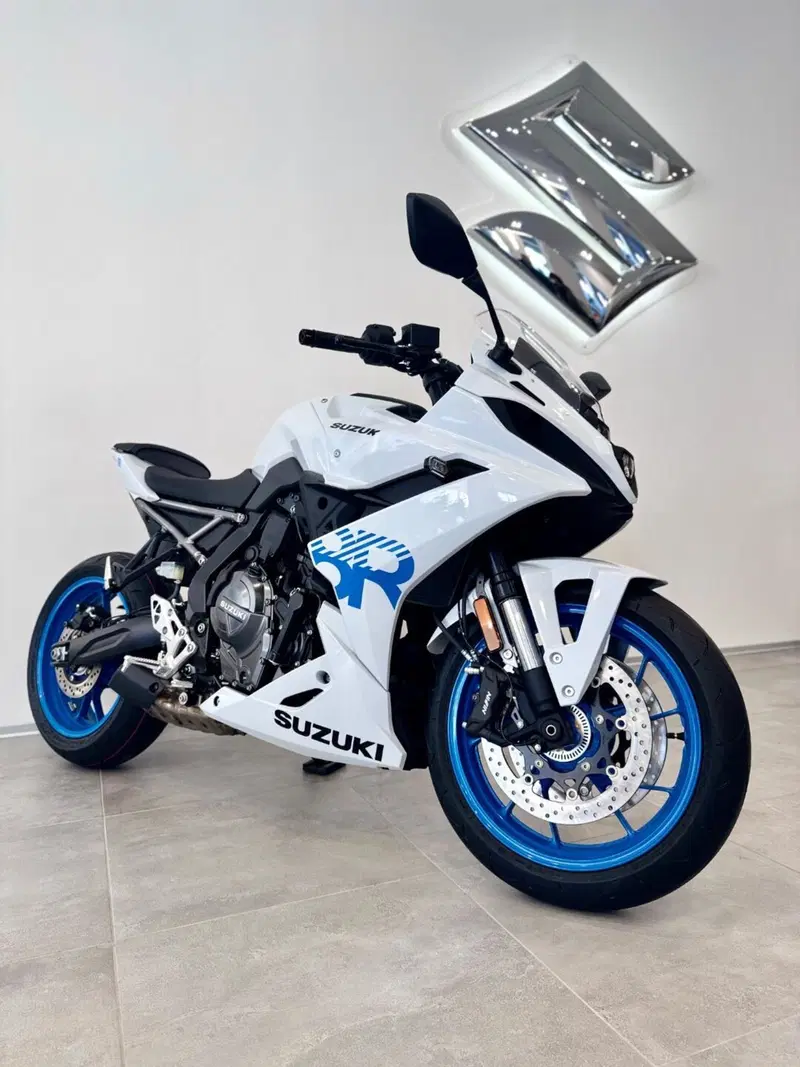 Suzuki GSX-8R EVO (2025 - 26) (2)