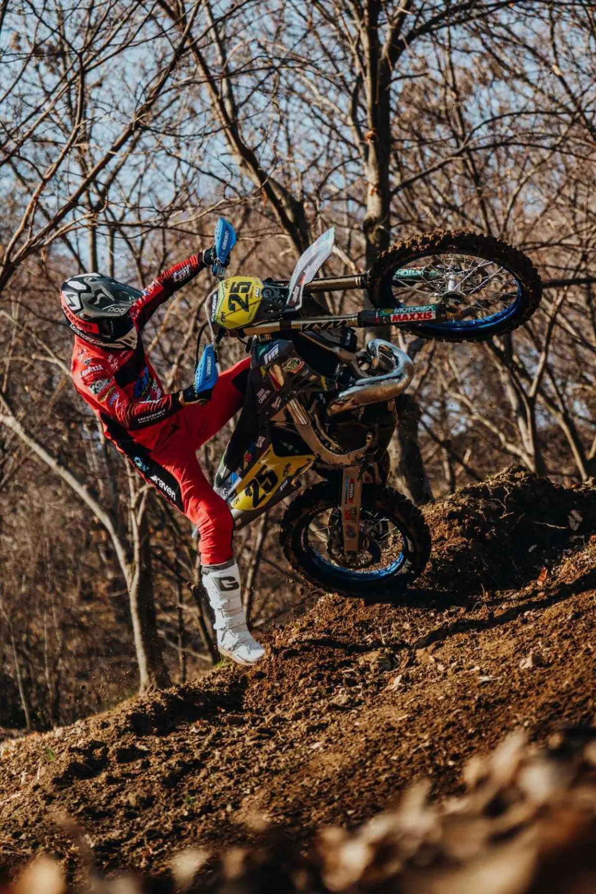 Raven e il Tm Moto Boano Factory Team lanciano la partnership Enduro 2026 (3)