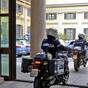 Tenta di rubare una moto in pieno giorno a Milano: la Polizia lo arresta sul posto