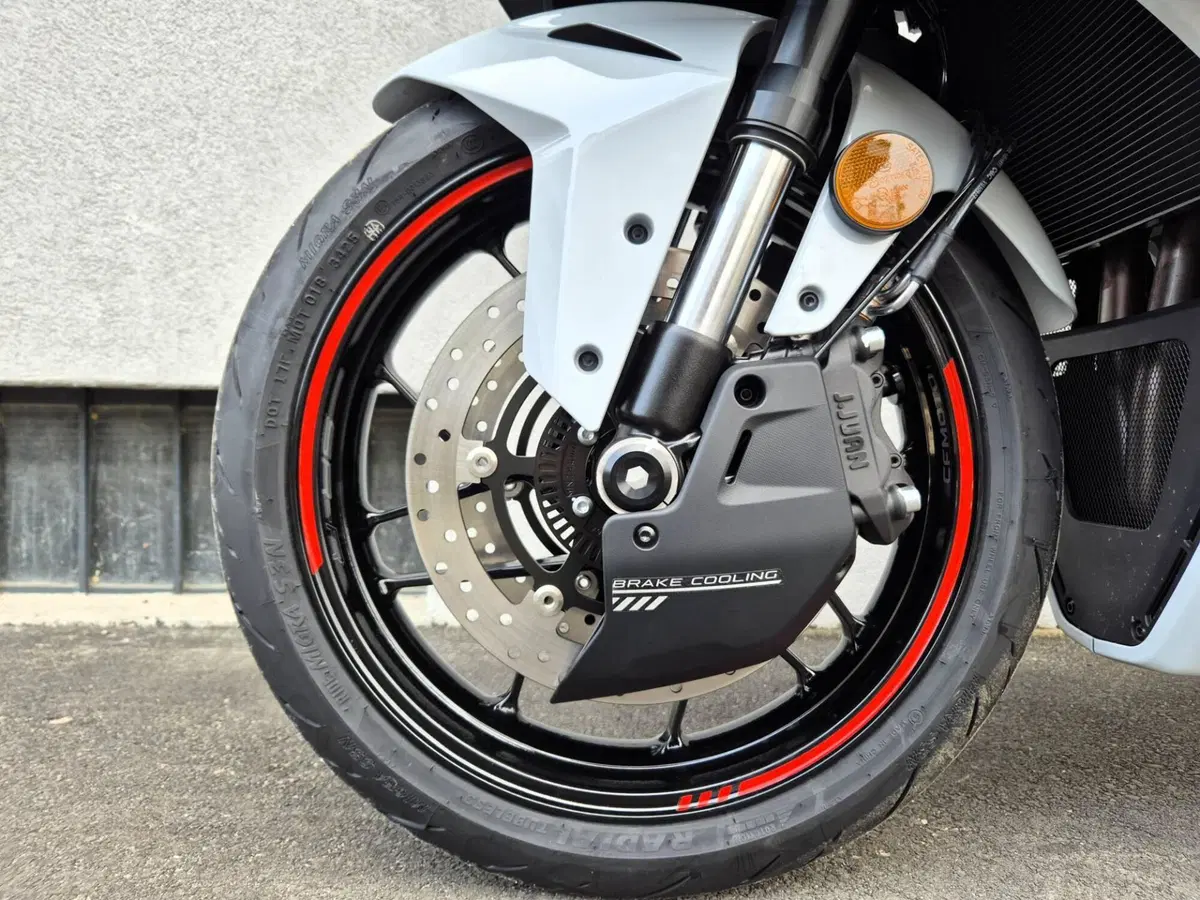 CFMOTO 675SR-R (2025 - 26) (17)