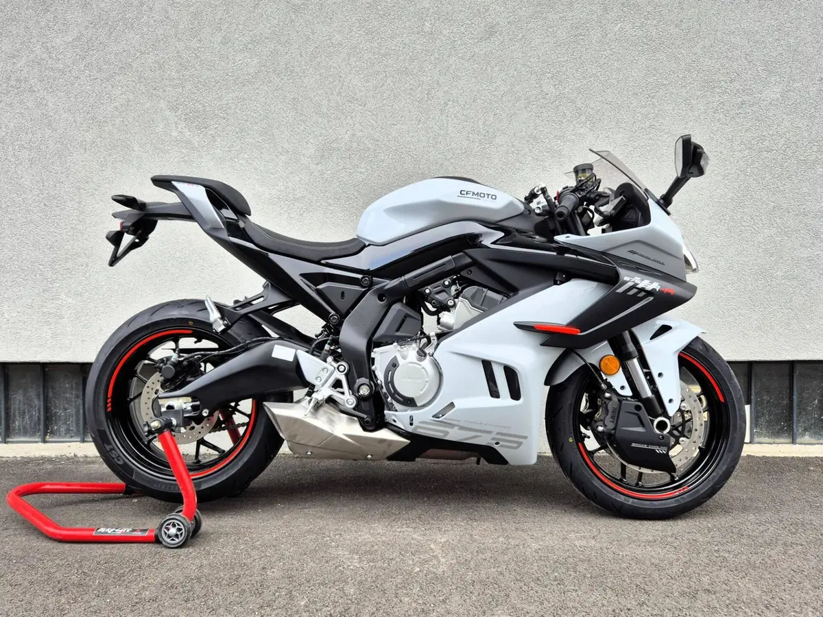 CFMOTO 675SR-R (2025 - 26)