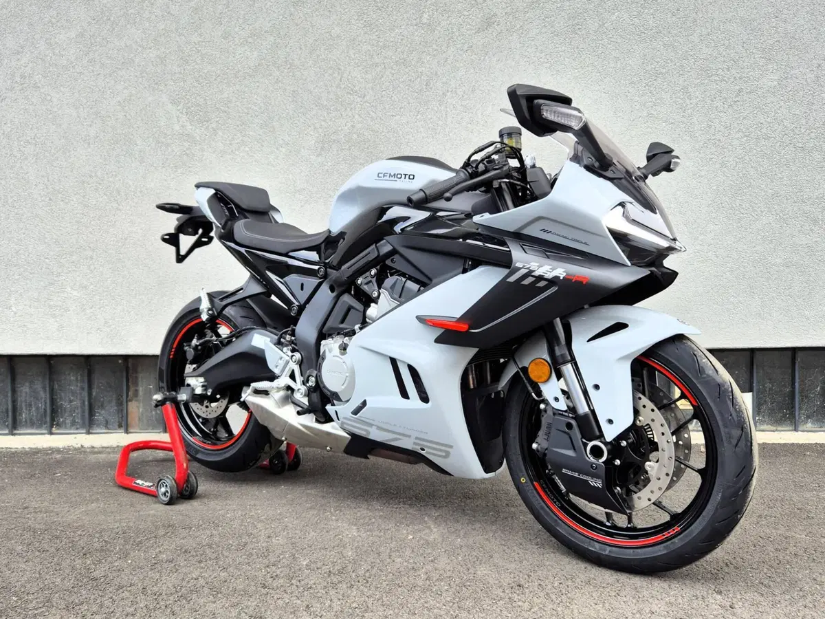 CFMOTO 675SR-R (2025 - 26) (2)