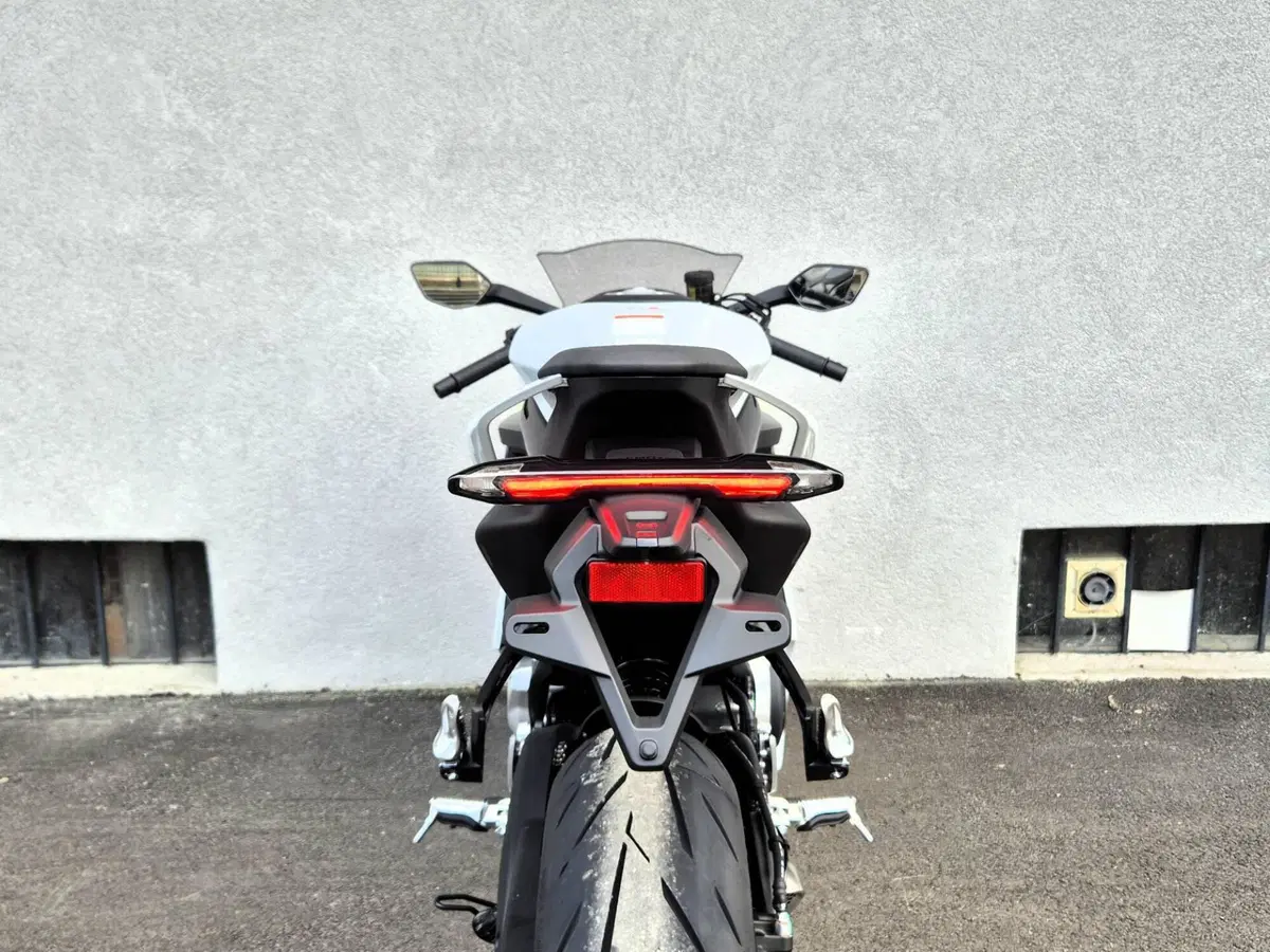 CFMOTO 675SR-R (2025 - 26) (7)