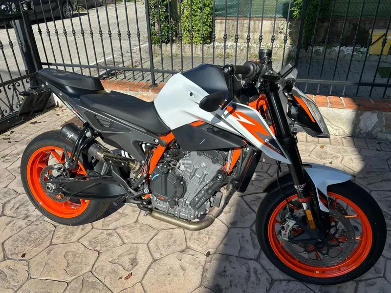 KTM 890 Duke R (2020) (3)